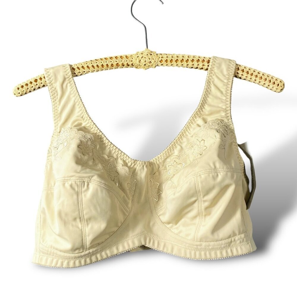 Naturana Full Coverage Bra Womens Sz 40D Beige Wireless Lightly Lined 979195 NWT